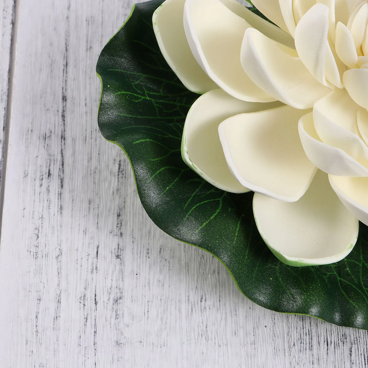 6Pcs Artificial Pond Plants White Green Eva Foam Water Lilies Floating Lotus Flowers for Pool Pond Garden Decor