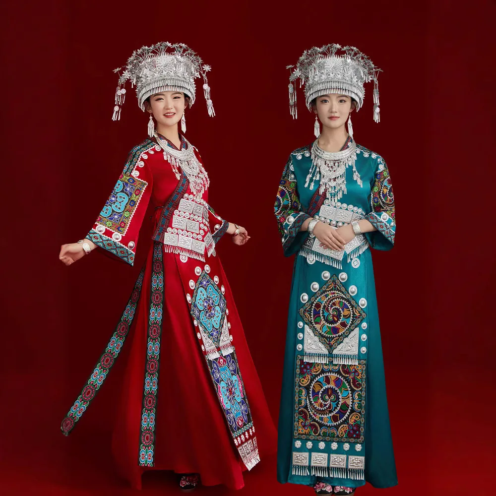 New Miao clothing female Chinese ethnic minority traditional retro clothing travel shoot Gorgeous suit cosplay party dance