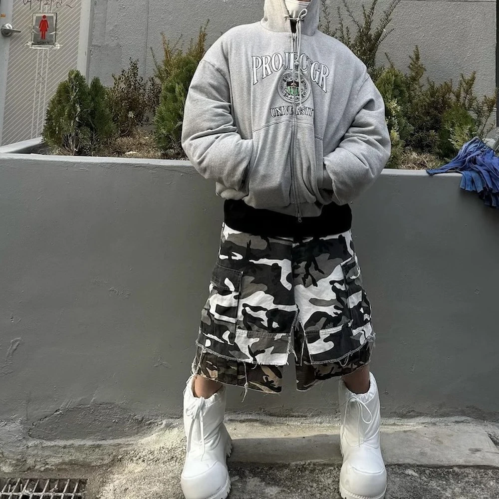 Fake Two Piece Spliced Camouflage Cargo Shorts for Men Wide Leg Knee Length Pants Loose Short