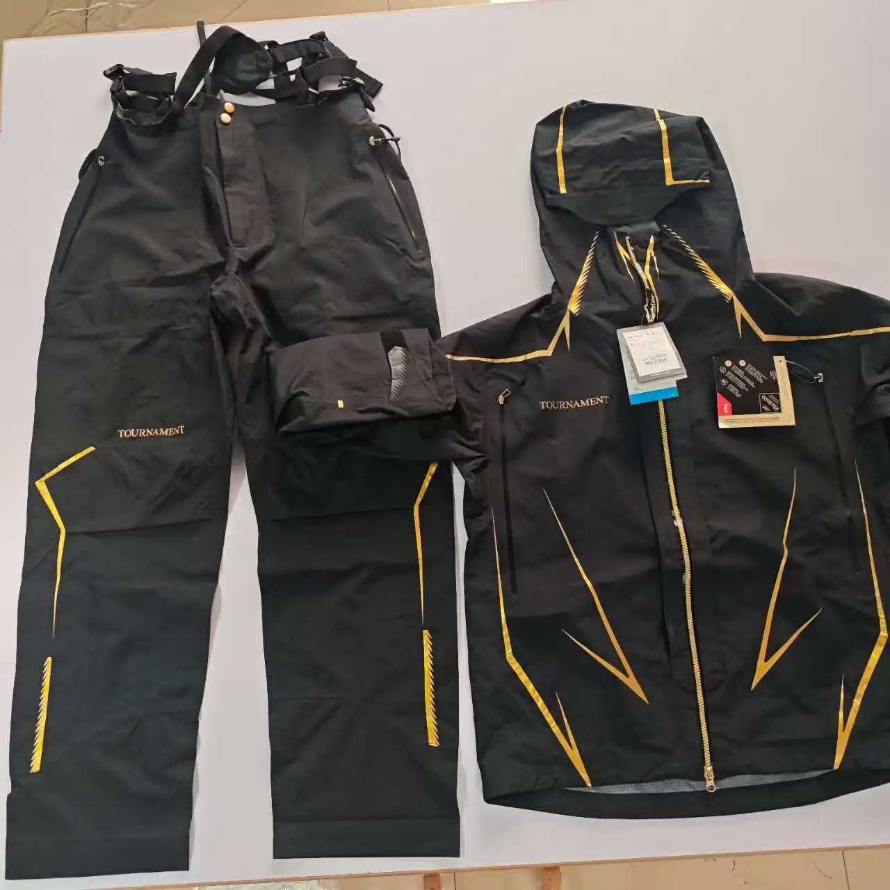 2025 New Men Fishing Suit Spring Autumn Outdoor High Density Waterproof Rock Fishing Rain Coat Breathable Fishing Clothing 1023T