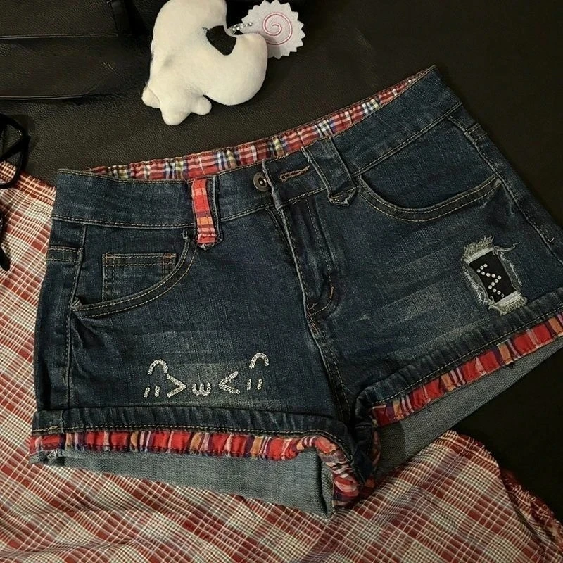 American Vintage Short Jeans Women Casual Low Waist Denim Distressed Bodycon Y2K Streetwear Kawaii Retro Button Summer Patchwork