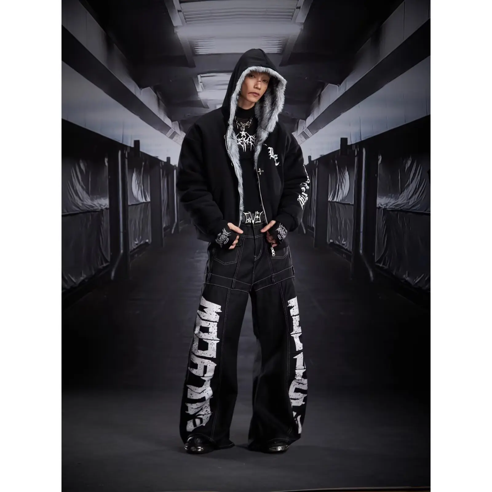 American-style premium distressed retro denim pants for men, featuring a minimalist design with a relaxed wide-leg straight cut