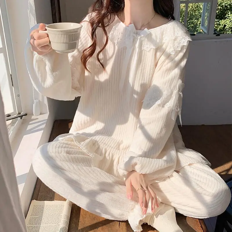 Winter New Product Round Neck Lace Plush Sweet and Cute Girl Lazy Style Warm Home Clothes Two Piece Set for Women new style