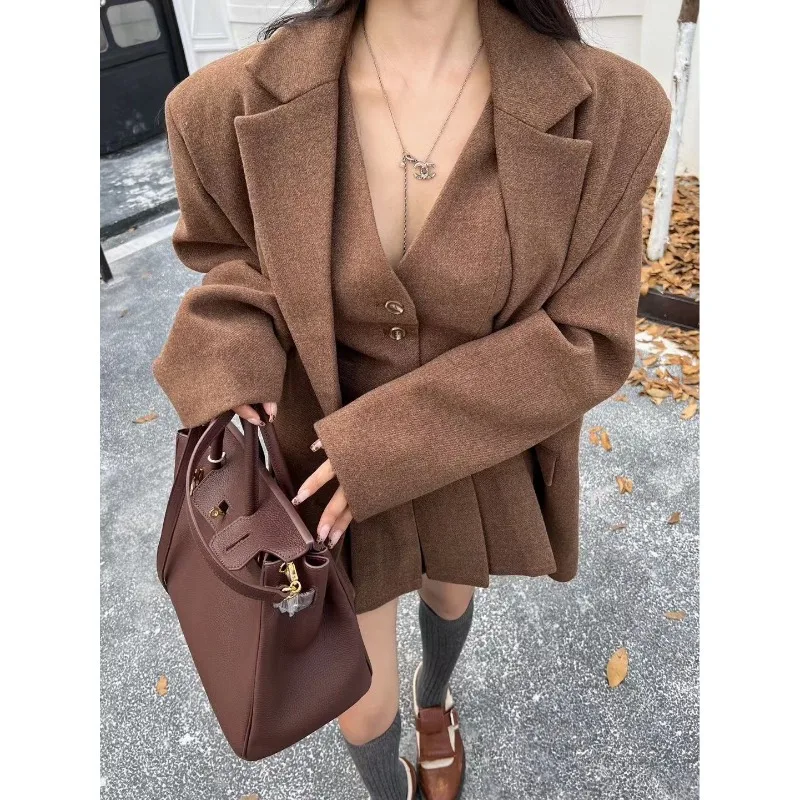 Shpmishal High End 2025 Autumn New Fashionable Jacket Suit+V-neck Vest+pleated Skirt Three Piece Set Female Clothing