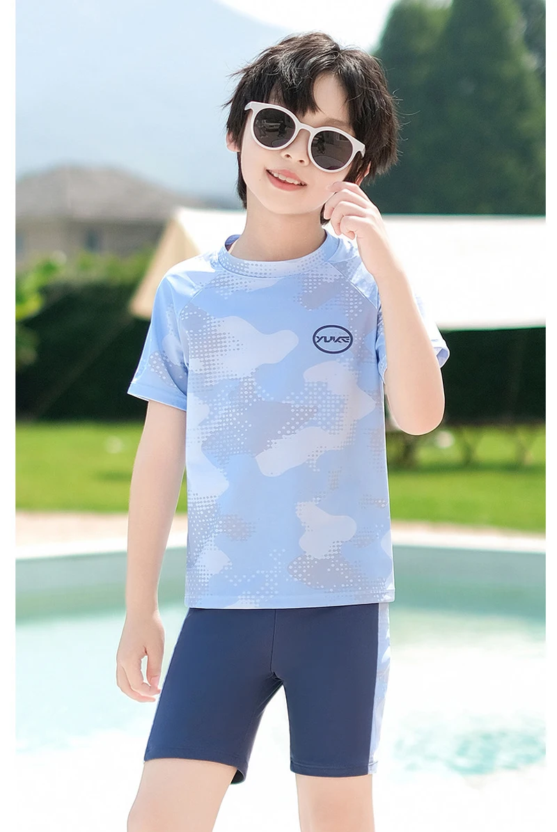 Boys Swimwear Two Piece Swimsuit Set Short Sleeve Rash Guard Top with Swim Trunks Kids Bathing Suit for Beach and Pool Swimming