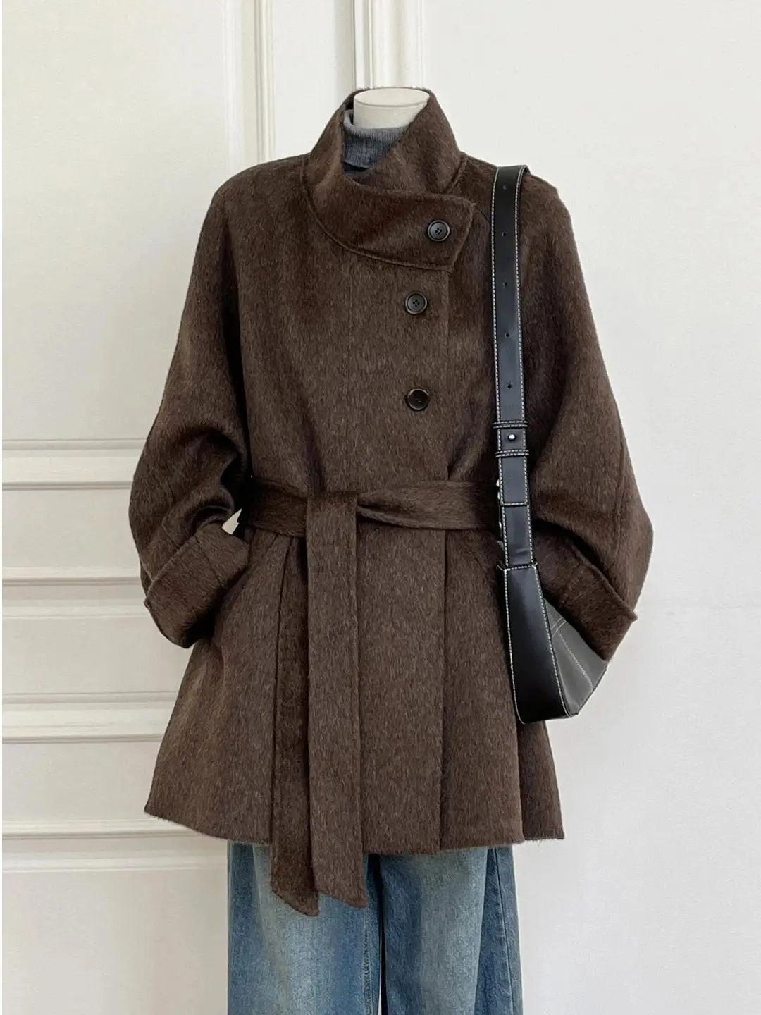 French Style Solid Color Woolen Coat Long Sleeved Belt Slim Fit Coat Elegant Fashionable Temperament Autumn Winter New 2025